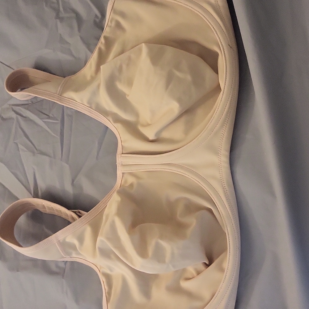 40 F Syrokan underwire bra